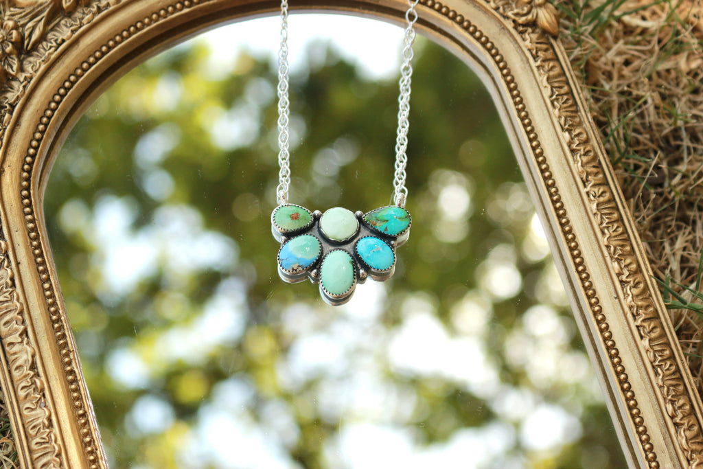 The Luna necklace