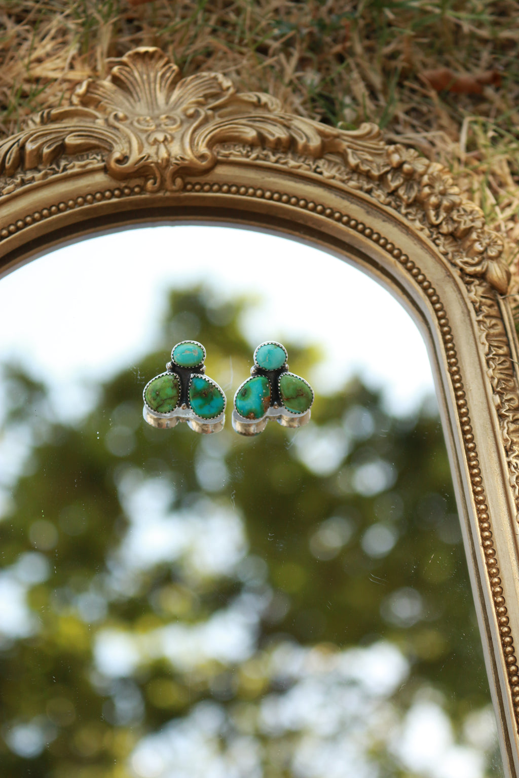 The Flora earrings