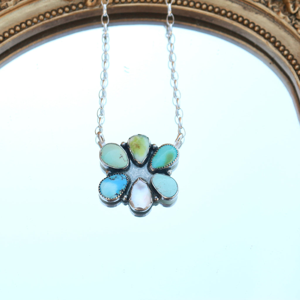 The Desert Lily necklace