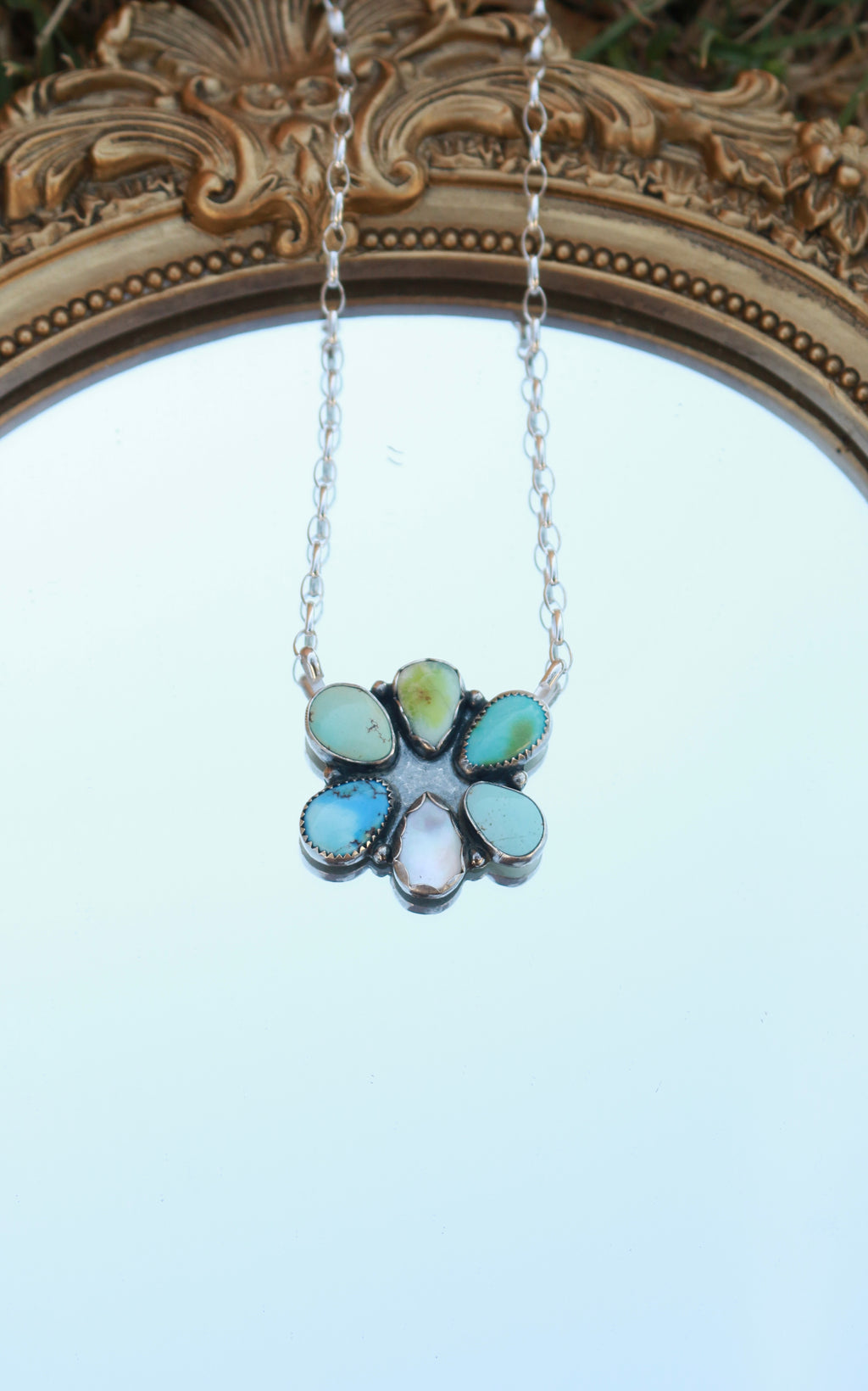 The Desert Lily necklace